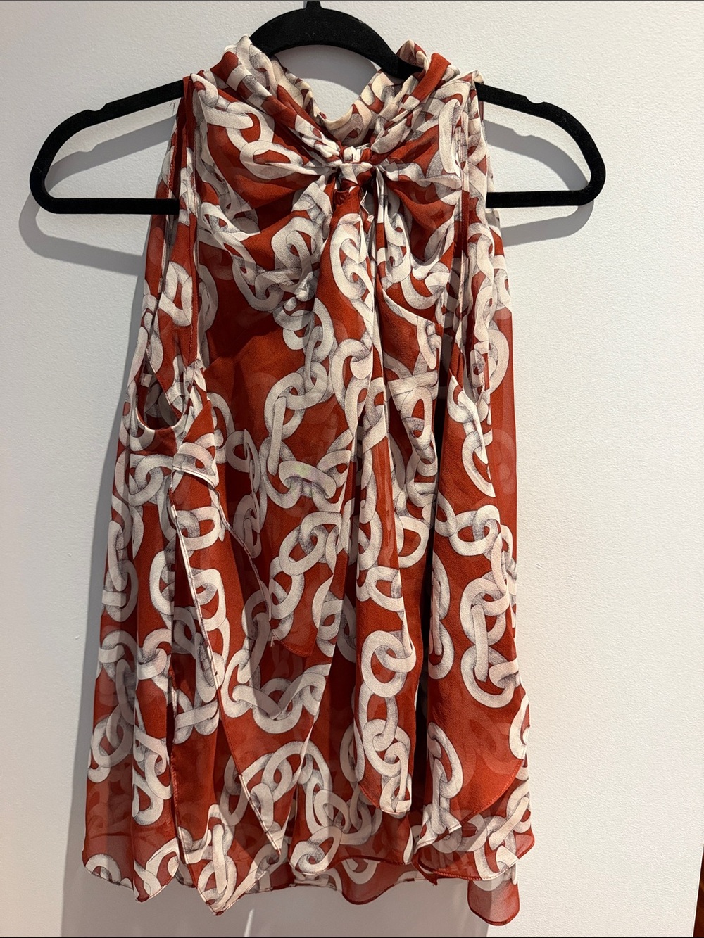 Diane von Furstenberg 100% silk chain pattern shell